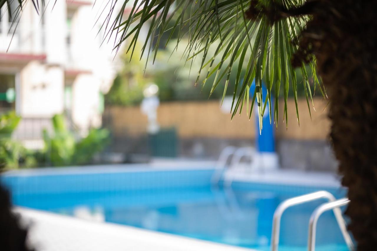 Hotel Residence Garden Alassio Exterior foto